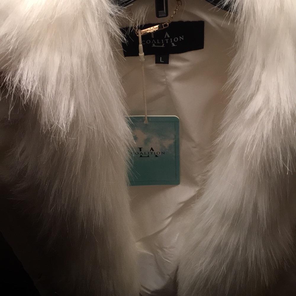 Vest - Picture 2 of 5